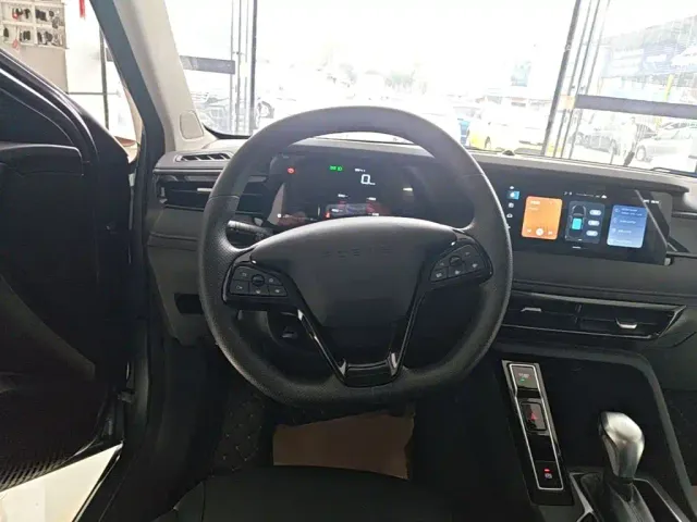 Roewe i5 — Фото автомобиля 10