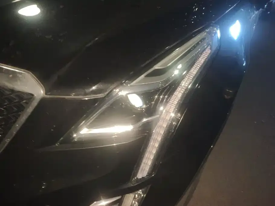Cadillac Cadillac XT5 2022 2.0T 4WD Luxury — Фото автомобиля 5