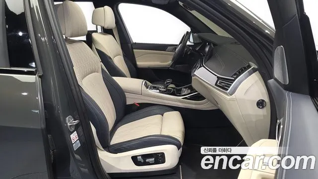 BMW X7 xDrive 40i M Sport Онлайн Exclusive Edition 6 мест — Фото автомобиля 24