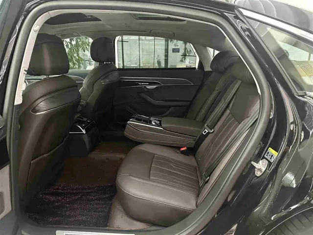 Audi A8 — Фото автомобиля 13
