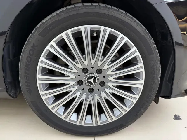 Mercedes-Benz E-Class — Фото автомобиля 15