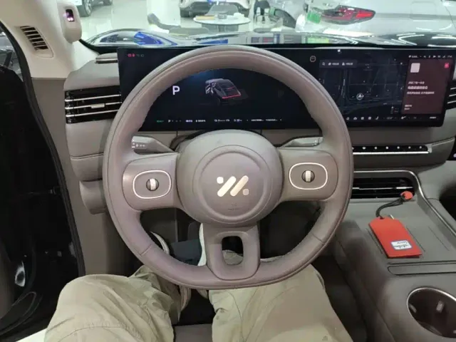 IM Motors LS6 — Фото автомобиля 10