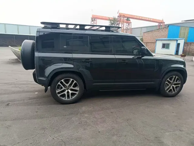 Land Rover Defender — Фото автомобиля 12