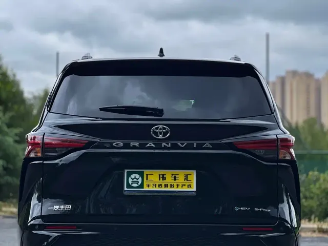 Toyota Granvia — Фото автомобиля 5