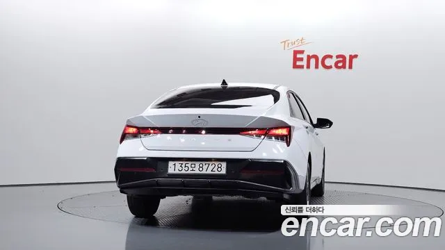 Hyundai Avante CN7 — Фото автомобиля 4