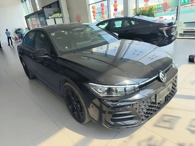 Volkswagen Passat — Фото автомобиля 3