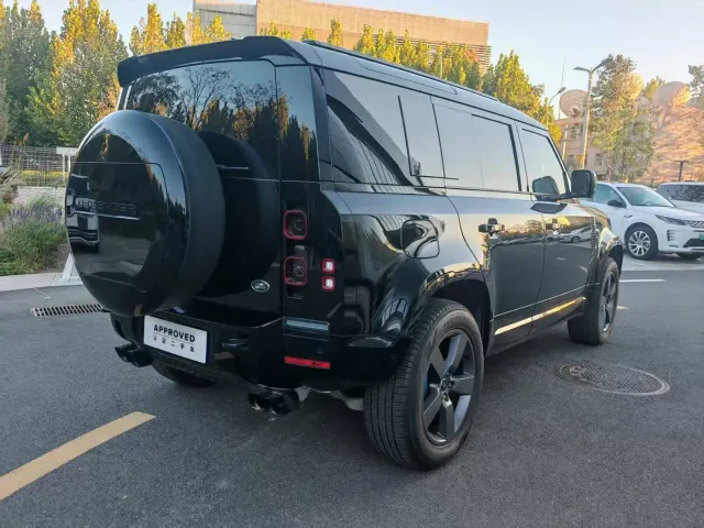 Land Rover Defender — Фото автомобиля 3