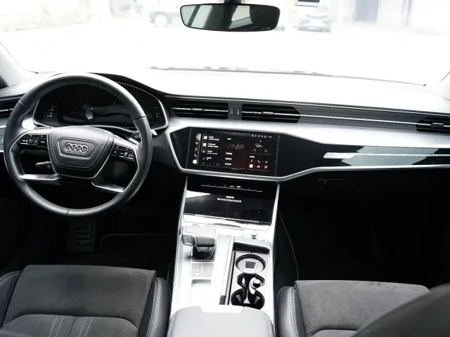 Audi A7L — Фото автомобиля 17