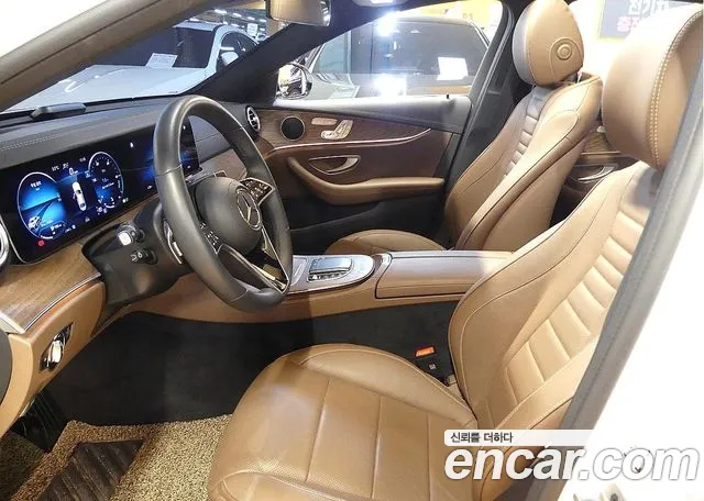Mercedes-Benz E-Class — Фото автомобиля 10