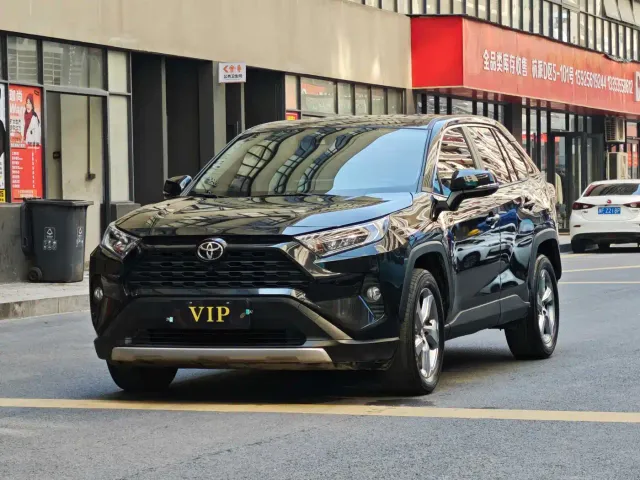 Фотография автомобиля — Toyota RAV4
