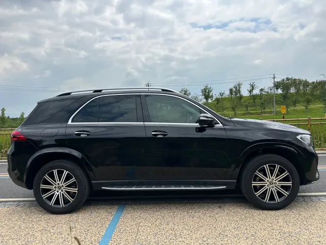 Mercedes-Benz GLE-Class — Фото автомобиля 4