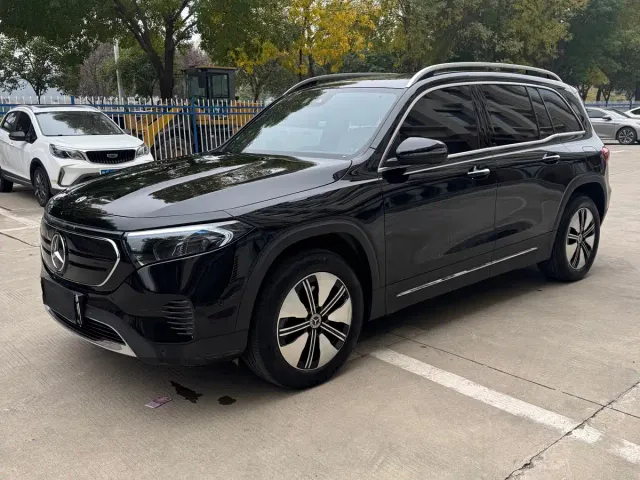Mercedes-Benz EQB — Фото автомобиля 3