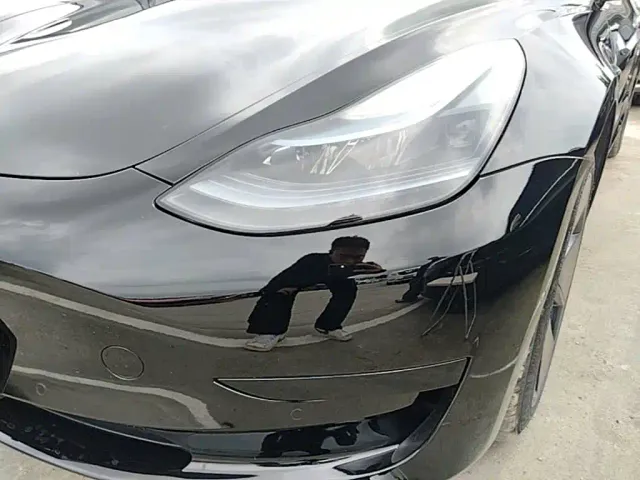 Tesla Model 3 — Фото автомобиля 23
