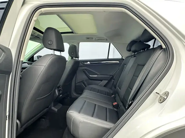 Volkswagen T-Roc — Фото автомобиля 5