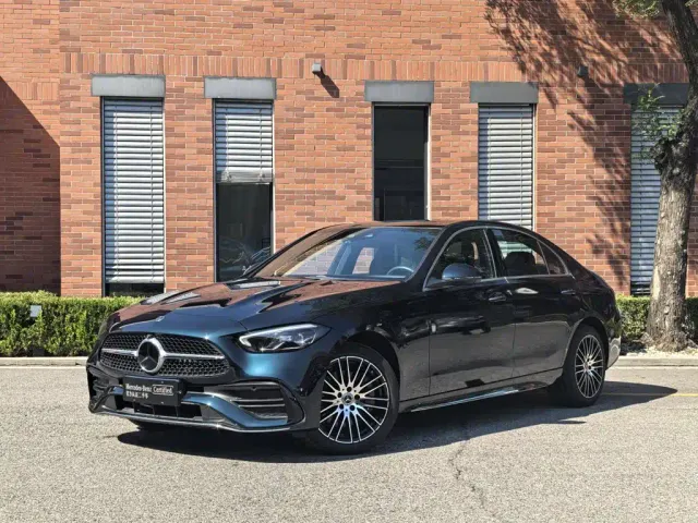 Фотография автомобиля — Mercedes-Benz C-Class