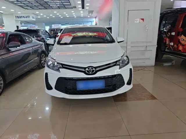 Toyota Vios FS — Фото автомобиля 4