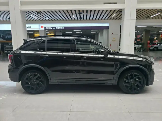 Lynk & Co 01 — Фото автомобиля 16