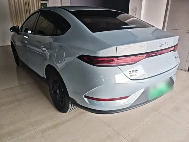 BYD Qin PLUS — Фото автомобиля 4