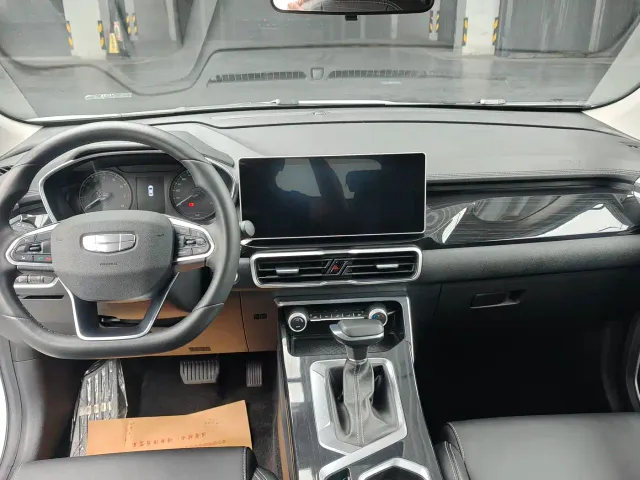 Geely Binyue — Фото автомобиля 9