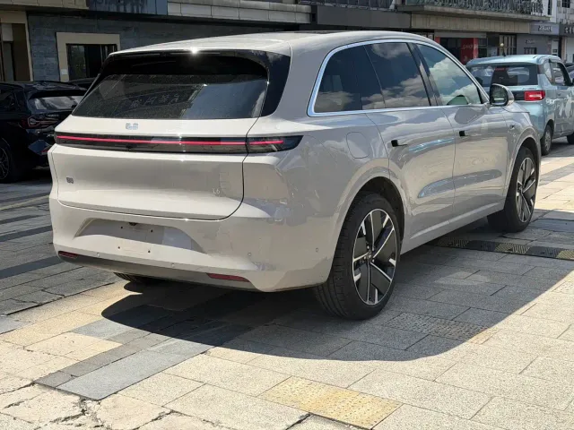 Li Auto L6 — Фото автомобиля 7