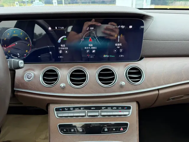 Mercedes-Benz E-Class — Фото автомобиля 17