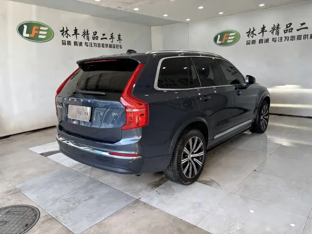 Volvo XC90 — Фото автомобиля 5