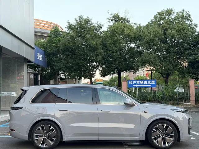 Li Auto L9 — Фото автомобиля 4