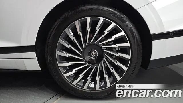 Hyundai Grandeur GN7 — Фото автомобиля 6