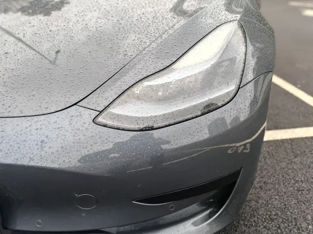 Tesla Model 3 — Фото автомобиля 5