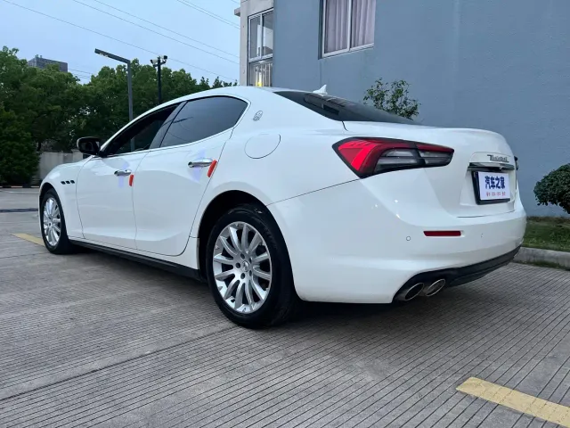 Maserati Ghibli — Фото автомобиля 21