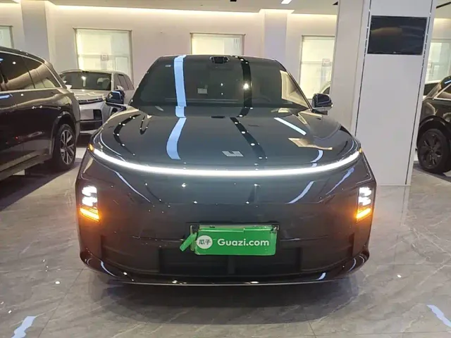 Li Auto L6 — Фото автомобиля 2