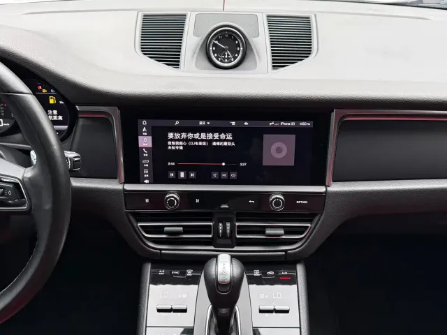 Porsche Macan — Фото автомобиля 15