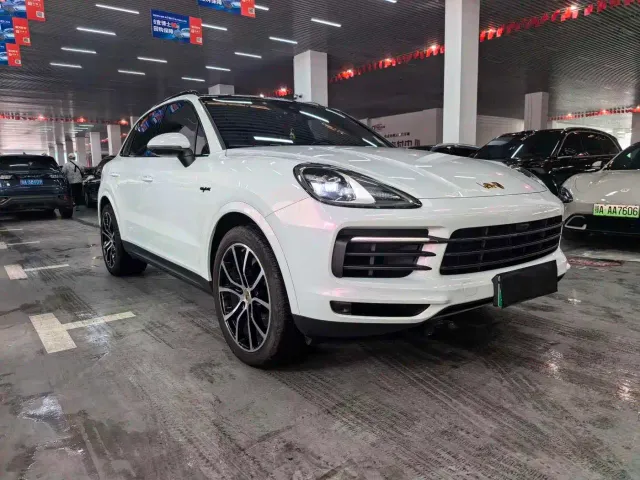 Porsche Cayenne — Фото автомобиля 3