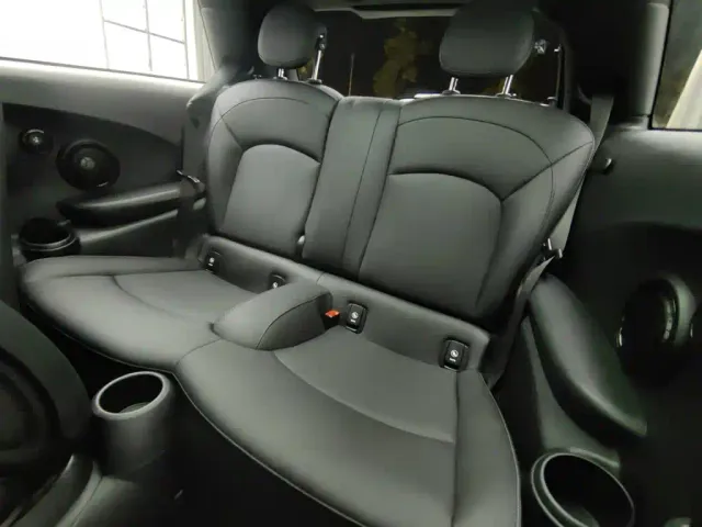 MINI MINI 2023 1.5T COOPER King's Cross Special Edition — Фото автомобиля 15