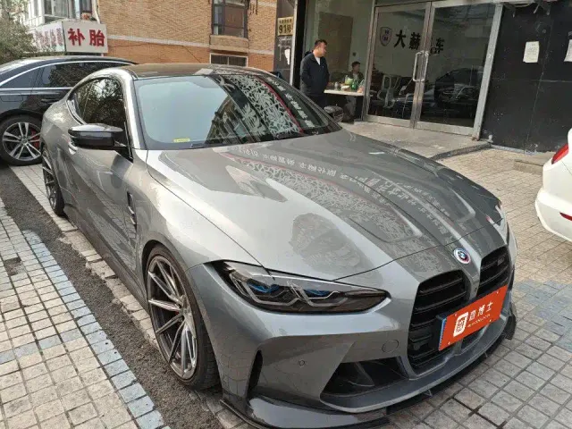 BMW M4 — Фото автомобиля 3