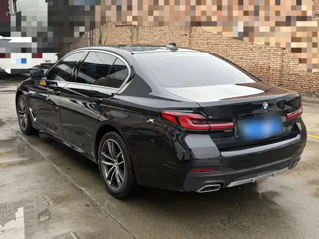 BMW 5 Series — Фото автомобиля 4