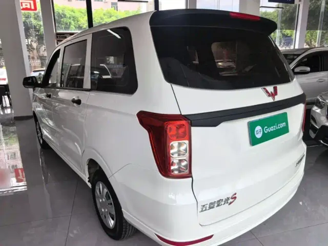 Wuling Hongguang — Фото автомобиля 4