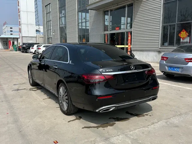 Mercedes-Benz E-Class — Фото автомобиля 9
