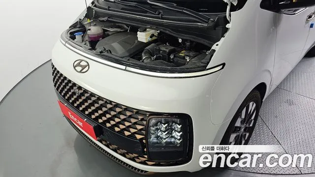 Hyundai Staria Staria 4WD Lounge 7 мест — Фото автомобиля 6
