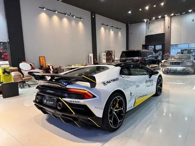 Lamborghini Huracan — Фото автомобиля 5