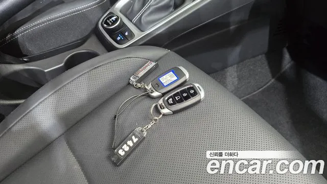 Hyundai Venue — Фото автомобиля 21