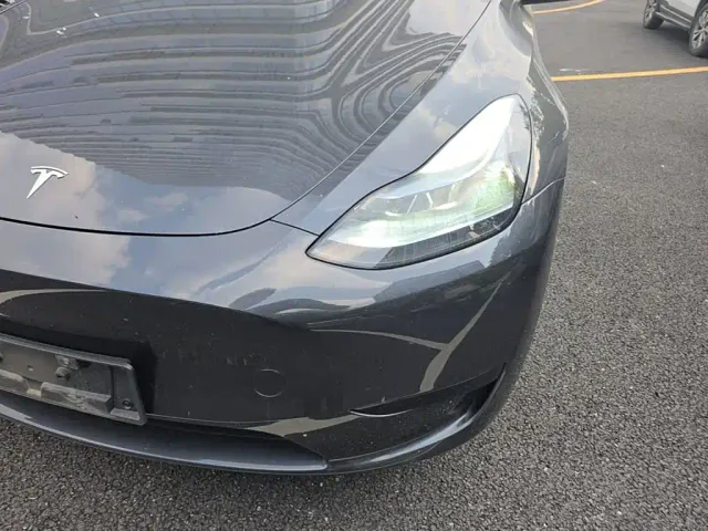 Tesla Model Y — Фото автомобиля 23