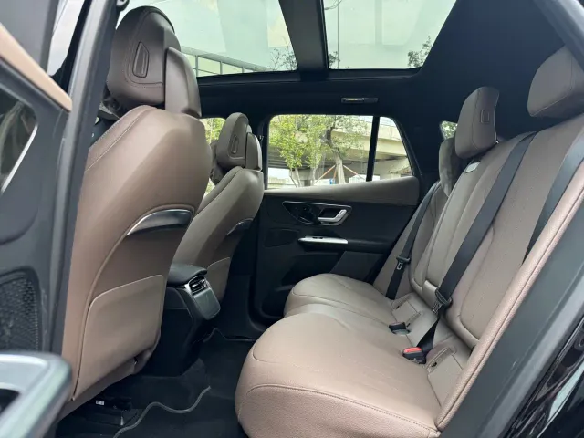 Mercedes-Benz EQE SUV — Фото автомобиля 10