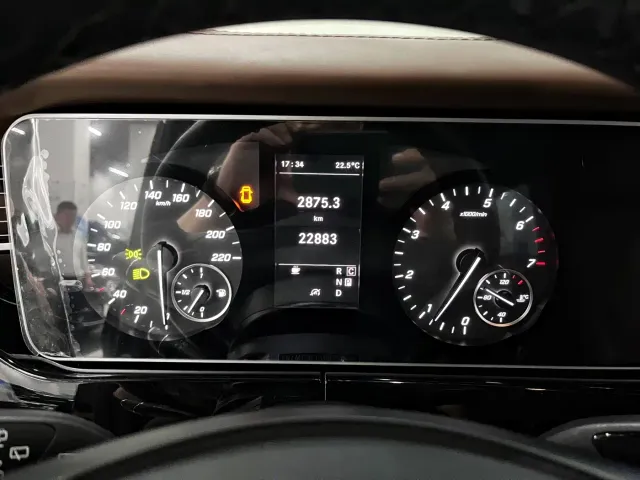 Mercedes-Benz Vito 2023 2.0T Elite 7-Seater — Фото автомобиля 5