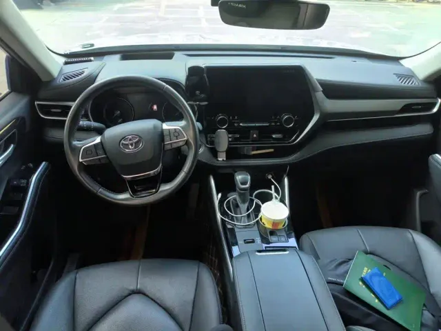 Toyota Highlander — Фото автомобиля 5