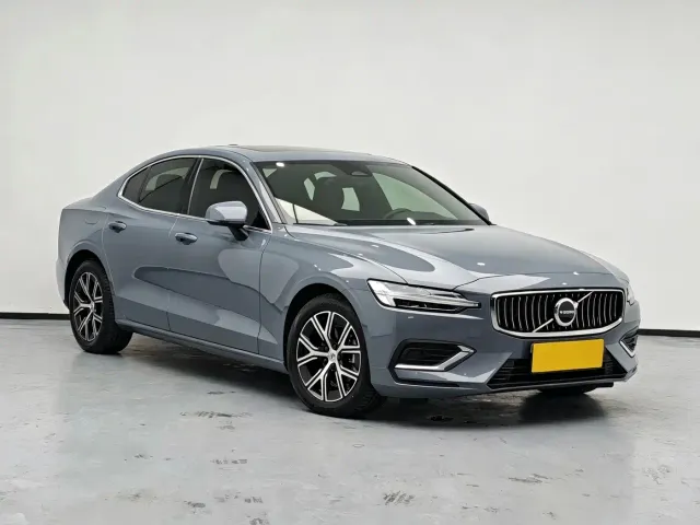 Volvo S60 — Фото автомобиля 3