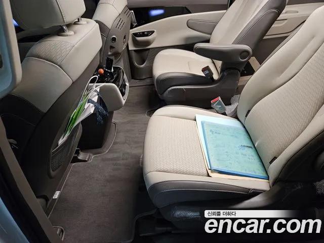 Kia Carnival Generation 4 — Фото автомобиля 6