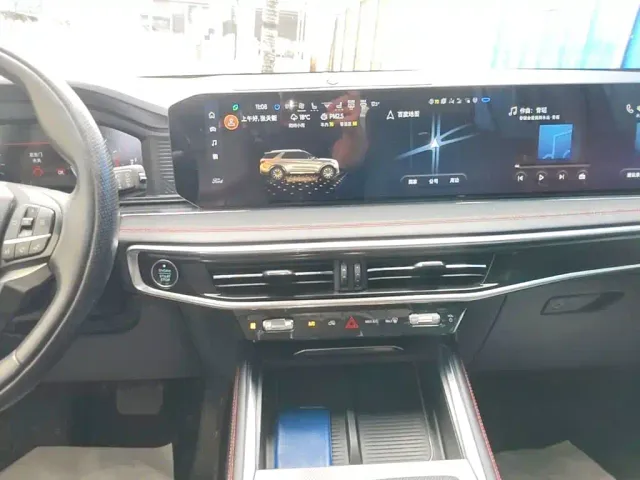 Ford Explorer — Фото автомобиля 12