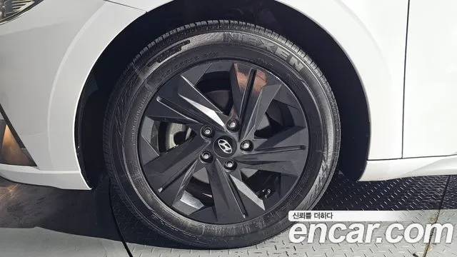 Hyundai Avante — Фото автомобиля 5