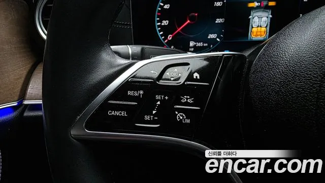 Mercedes-Benz E-Class — Фото автомобиля 28